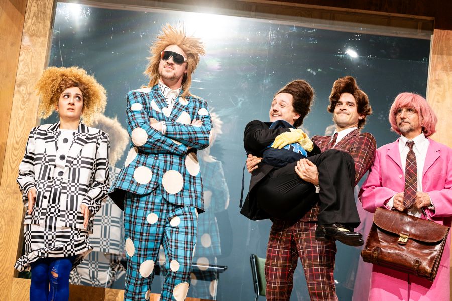 Die Gehaltserh�hung | &copy; Machado Rios 